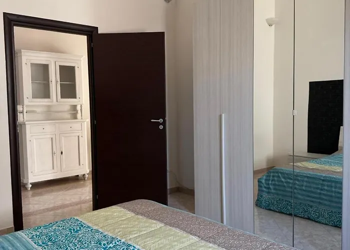 Modern 1st Floor With Balcony - Casa Berto Апартаменты Тринитаполи