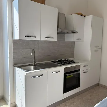 Modern 1st Floor With Balcony - Casa Berto *